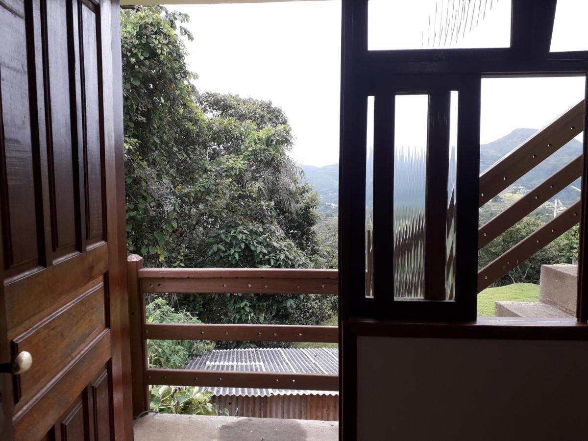 ノバ・フリブルゴ Casa Aconchegante Com Linda Vista A 5 Min Do Centroヴィラ エクステリア 写真